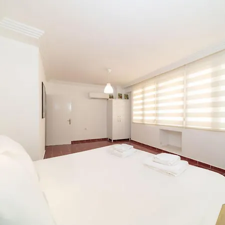 Peaceful Flat Near Trendy Attractions In Muratpasa *